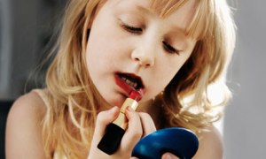 kids-with-makeup-007